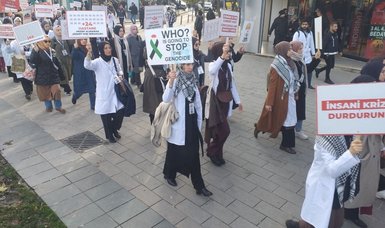 İstanbulite doctors hold silent march to condemn Israeli massacres in Gaza Strip