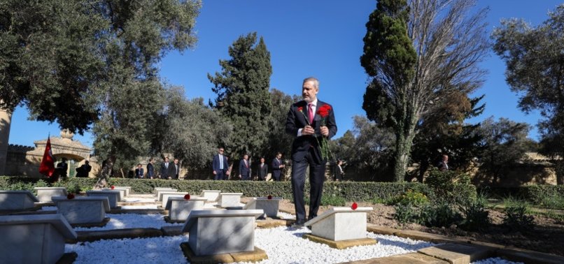 TÜRKIYE’S FOREIGN MINISTER VISITS TURKISH CEMETERY IN MALTA