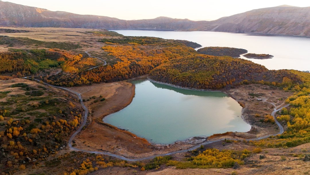 NEMRUT KALDERASI’NDA SONBAHAR GÜZELLİĞİ