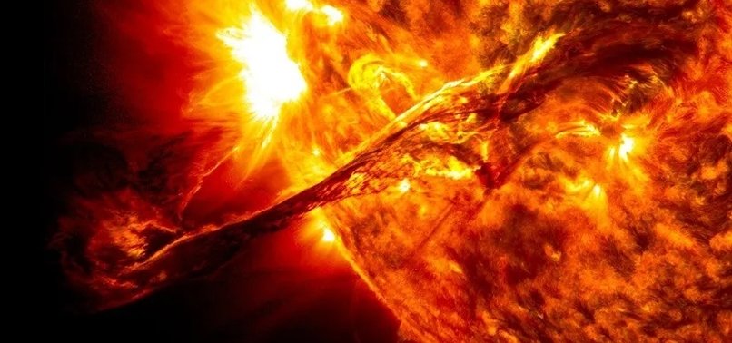 THE FIRST SIGHTING OF A MASSIVE SOLAR FLARE CAPTURED