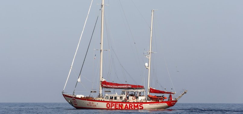 ITALYS INTERIOR, DEFENSE MINISTERS BOX OVER RESCUE SHIP