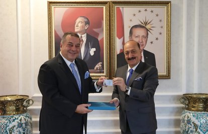 İlkTurkuazKartStevenYounga