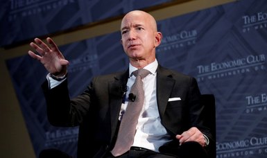 Jeff Bezos tops Forbes' billionaires list