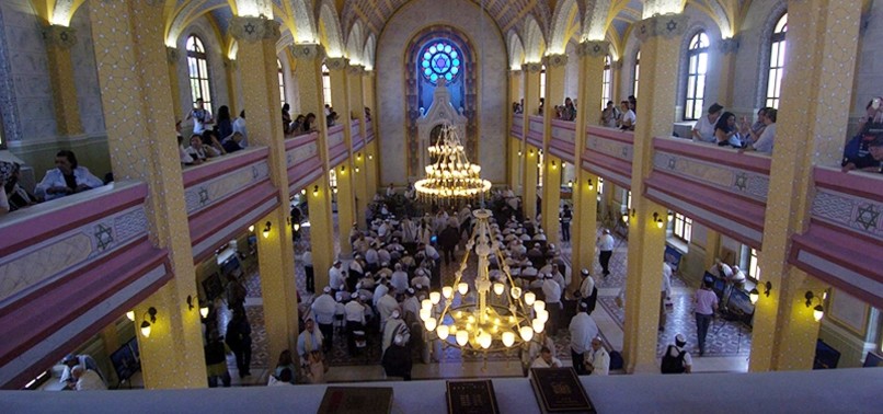 TURKISH JEWS OFFER PRAYER FOR JULY 15 MARTYRS