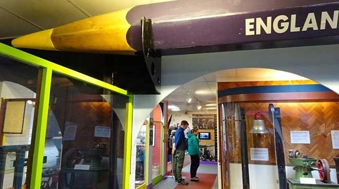 KURŞUN KALEM MÜZESİ / İNGİLTERE