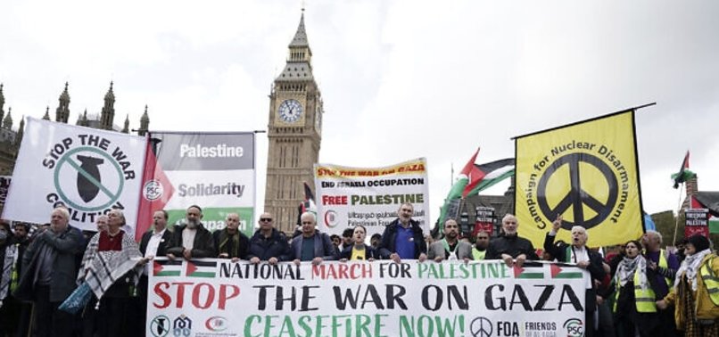 PRO-PALESTINE PROTESTERS STAGE MASS DEMONSTRATION AT LONDON LIVERPOOL STREET STATION