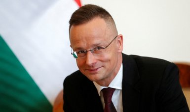 Hungarian foreign minister visits Ukraine before EU summit on aid package