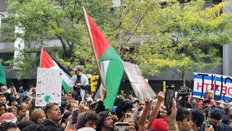 Netanyahu protested in the streets of New York