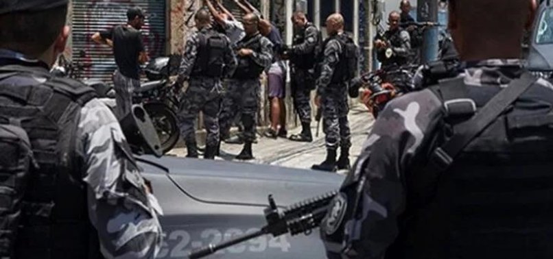 SUSPECTED BRAZIL CRIME GANG LEADER KILLED IN POLICE CLASH
