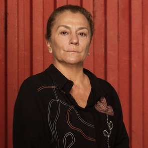 Ayşen Sezerel – Kimdir