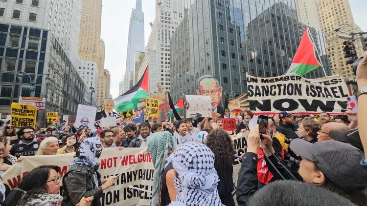 Netanyahu protested in the streets of New York