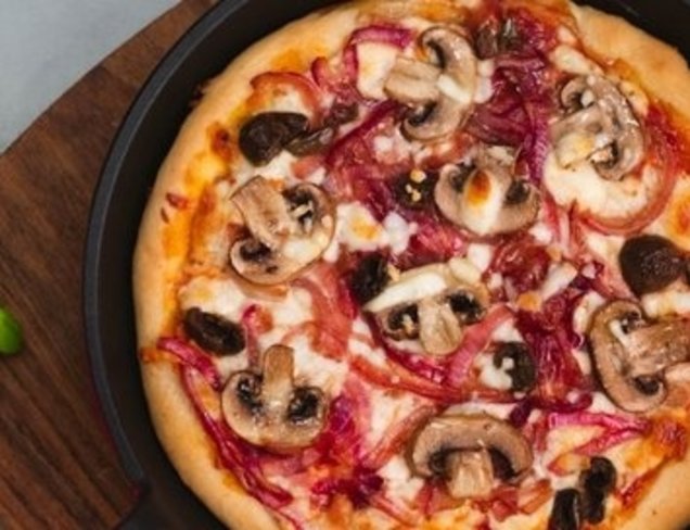 Mantarlı, Soğanlı Pizza