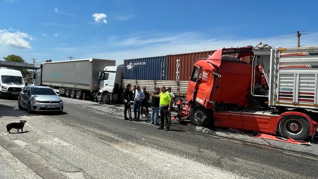 SAKARYA’DA ZİNCİRLEME KAZA