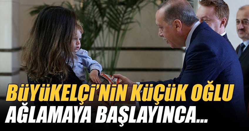 Cumhurbaşkanı Erdoğan Büyükelçi’nin oğluna oyuncak hediye etti