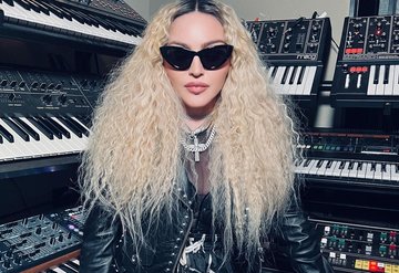 Madonnadan Yeni Albüm Sürprizi