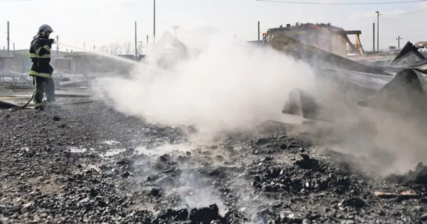 Sığınmacı kampı yandı: 10 yaralı