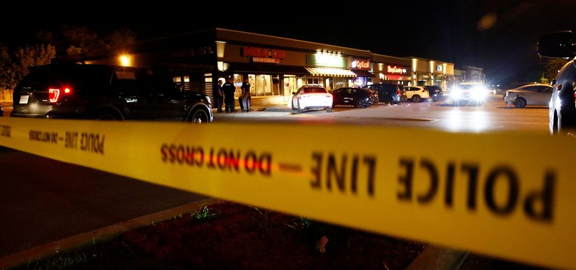 TWO MEN SET OFF BOMB IN RESTAURANT IN CANADA; 15 WOUNDED