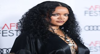 Rihannanın Super Bowl Performansı Belgesele Dönüşecek