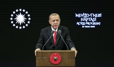 Turkey's Erdoğan calls on Muslims never to buy French goods in protest of Macron's anti-Islamic discourses
