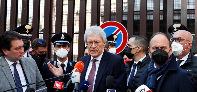 Russian ambassador sues Italian daily over Putin article