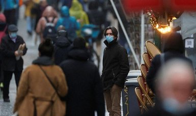 Mask-wearing to be mandatory outdoors in Paris from December 31