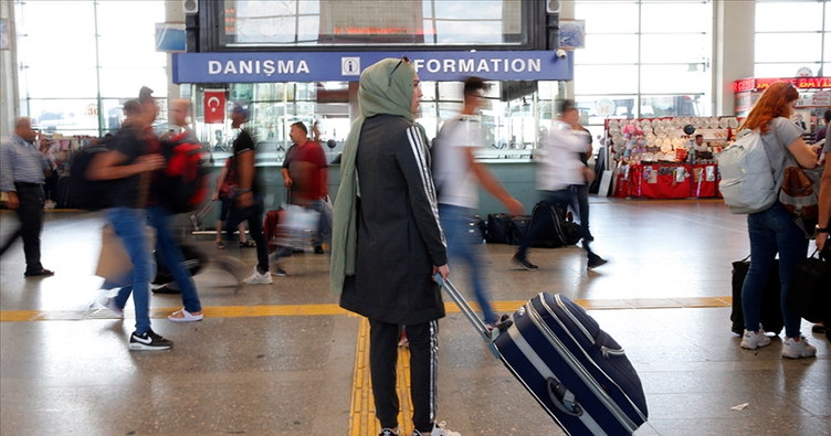 Yerli turistin seyahat sayısı arttı, harcamalar rekor kırdı