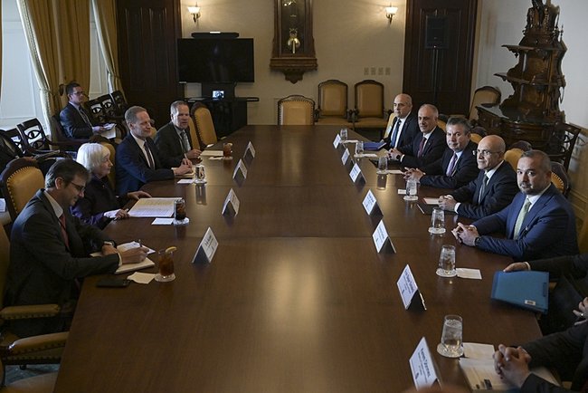 bakan-simsek-amerikali-mevkidasi-yellen-ile-gorustu-1729924993092.jpg