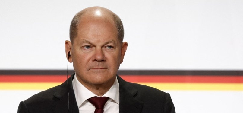SCHOLZ SEES GERMAN ECONOMY AVOIDING A GLOOMY 2023 DESPITE CHALLENGES