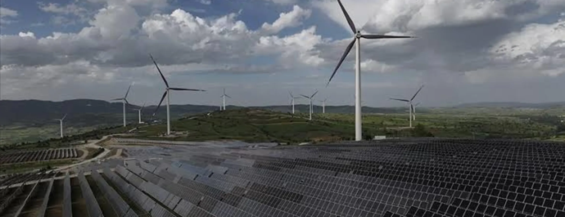 Çin’de yılın ilk yarısında güneş ve rüzgardan üretilip şebekeye verilemeyen elektrik miktarı yüzde 49 arttı