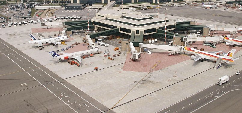 WILDCAT STRIKES CAUSE DELAYS AT 2 MILAN AIRPORTS
