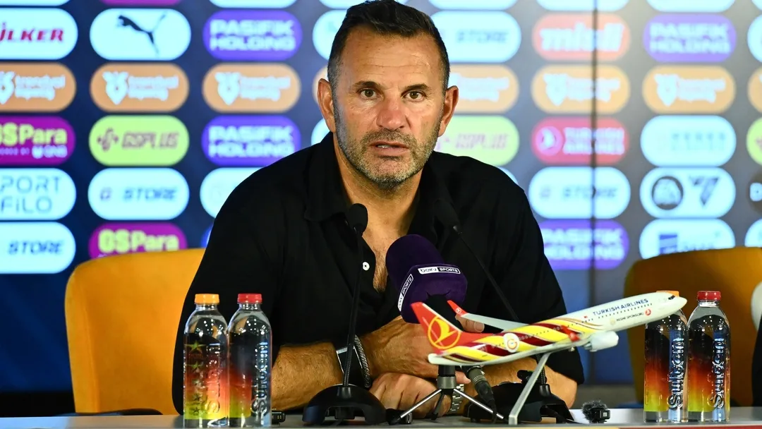 GALATASARAY TEK.DİR. OKAN BURUK, BAKIYORUM EN ÜST SIRADAYIZ, 4 YIL ŞAMPİYON OLMUŞUZ BUNDAN DAHA GÜZEL ŞEY OLAMAZ. DEDİ.