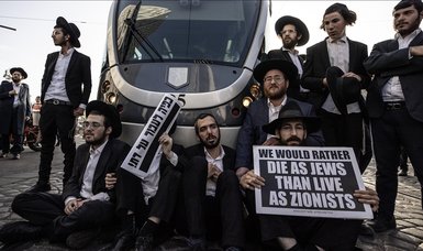 Hundreds of Ultra-Orthodox Jews clash with Israeli police amid festivities