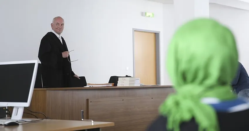 Başörtülü öğretmenlere tazminat reddi