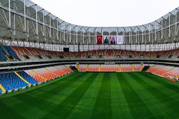 Tarihi maç: 23 oyuncu kırmızı kart gördü