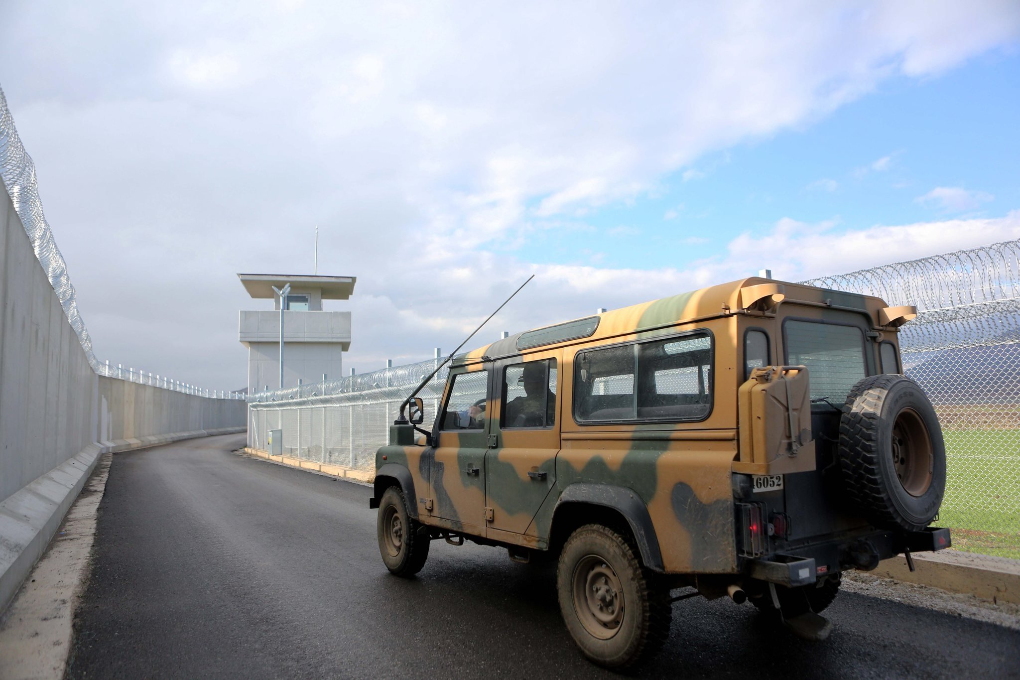 Suriye sınırına ’Türk Seddi’