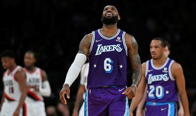 LeBron James, Russell Westbook carry Lakers to rout of Blazers