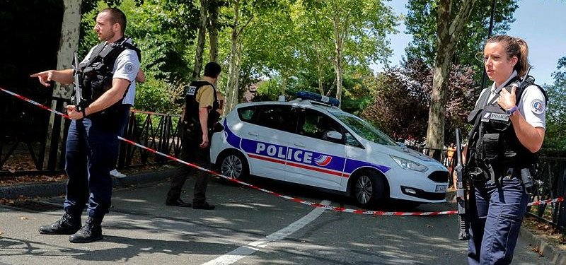 Man kills mother, sister; France sees no apparent terror tie