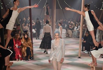 Moda etkinliklerine koronavirüs iptali!