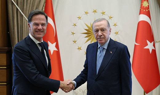 Turkish president receives NATO chief