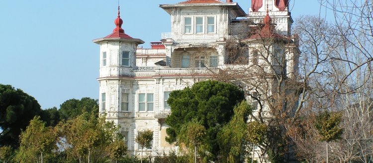 İstanbul’da gizemli bir köşk