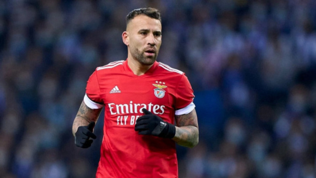 NICOLAS OTAMENDI TAKIMINDA KALDI