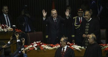 Erdoğan meets rousing welcome in Pakistani parliament