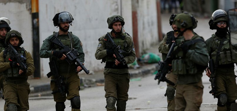 ISRAELI ARMY DETAINS 3 PALESTINIANS IN WEST BANK
