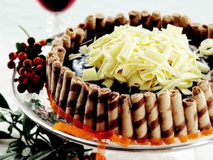 Çıtır Gofretli Acıbadem Pastası