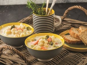 Sebzeli Tavuk Suyu Çorbası Tarifi