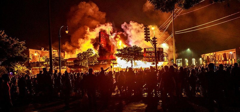 US: PROTESTORS SET FIRE TO MINNEAPOLIS POLICE PRECINCT