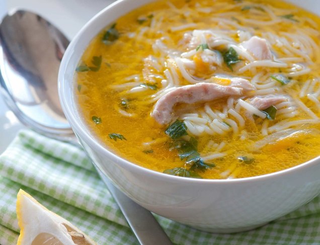 Tavuklu Şehriye Çorbası