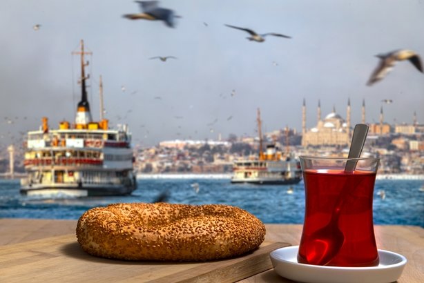 Essentials of Bosphorus tour: Turkish tea, simit on board ferry – The Muslim Times