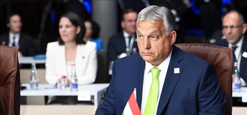 HUNGARY INVITES SWEDEN TO NEGOTIATE ON NATO BID