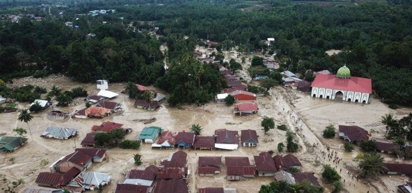 FLASH FLOODS KILL AT LEAST 30 IN INDONESIA